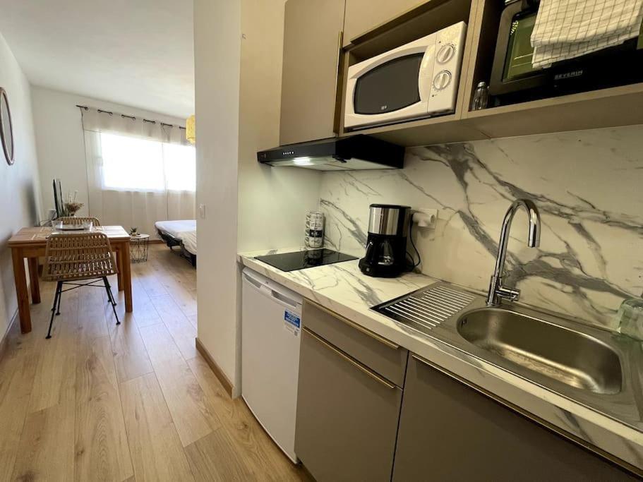 Charmant Studio Climatise Avec Parking, Au Coeur De Pietranera, Plage A 500M, Bastia A 2Km Ville-di-Pietrabugno Buitenkant foto